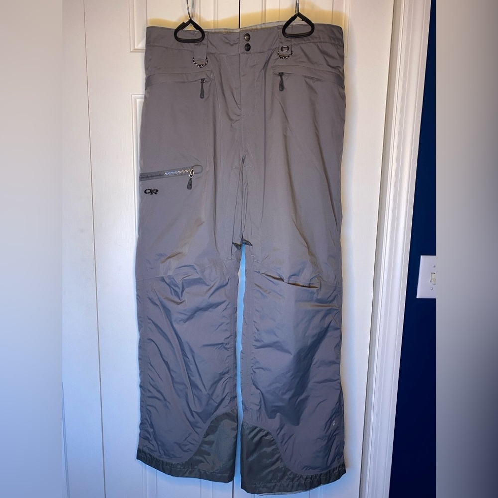 MEN’s Grey Outdoor Research Ski Pants. Insulated thermal